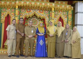 Wakil Ketua Tim Penggerak PKK Aceh, Dr. Dyah Erti Idawati menerima kunjungan jajaran BKKBN Aceh