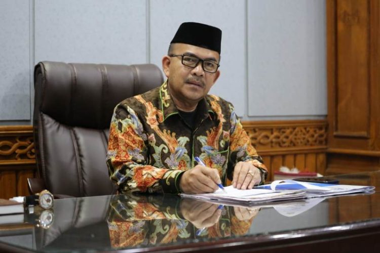 Kepala Dinas Pendidikan Aceh, Drs. Rachmat Fitri HD, MPA