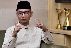 DR ONI SAHRONI, Anggota Dewan Syariah Nasional Majelis Ulama Indonesia.  foto : ihram.co.id