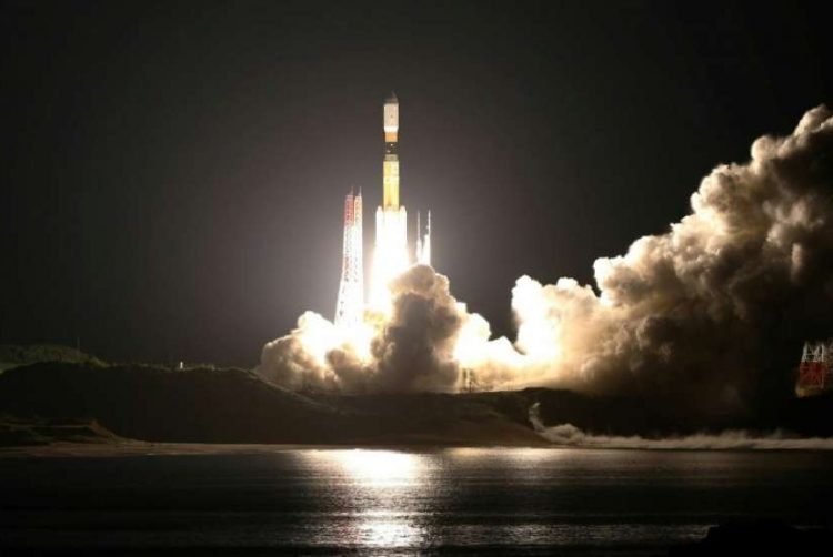 Peluncuran roket ke luar angkasa (ilustrasi).Foto: AFP