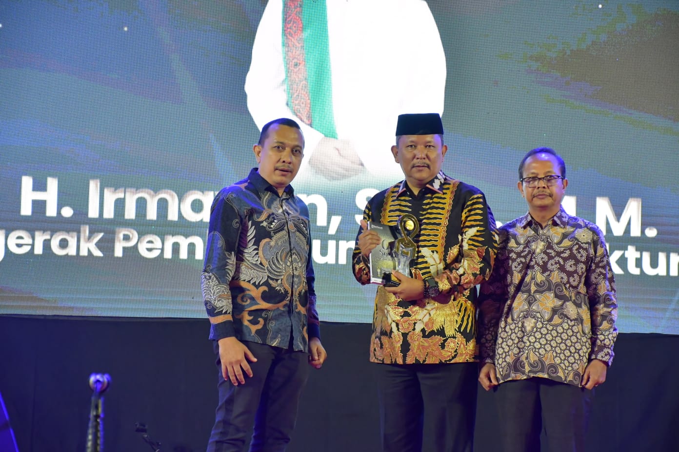 Haji Irmawan, Vocal Melobi APBN untuk Membangun Aceh – Kontras Aceh