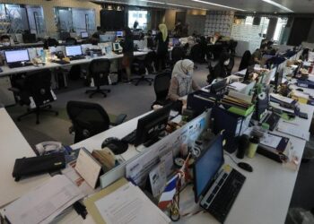Foto: Ilustrasi aktifitas pekerja kantor (CNBC Indonesia/Andrean Kristianto)